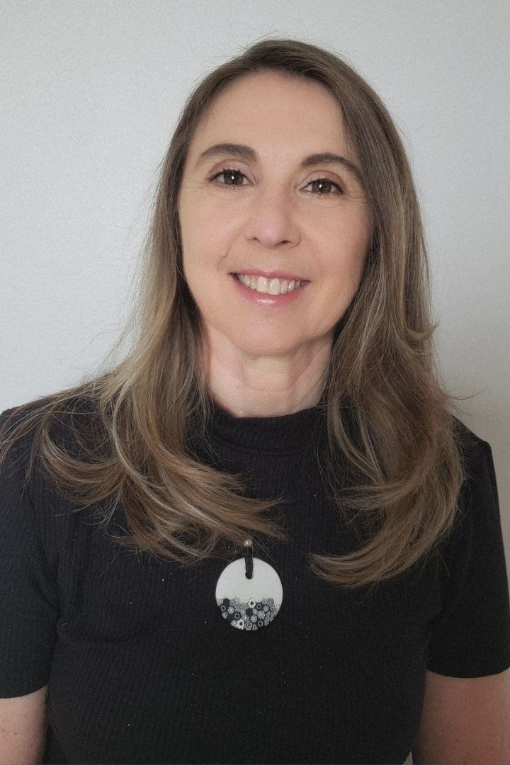 Profª Drª Cláudia Moraes